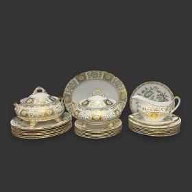 Royal Crown Derby Green Derby Panel Dinner Set