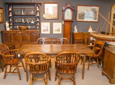 5 valuable tips for buying and selling antique furniture
