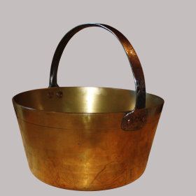 Kitchenalia Antique Brass Pan with Iron Handle.
