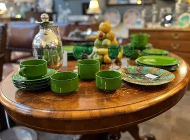 Antique dining tables - how to entertain in style